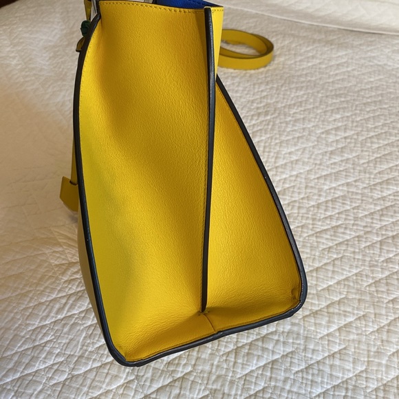 Fendi handbag, yellow leather w/ blue interior like new - Picture 15 of 17